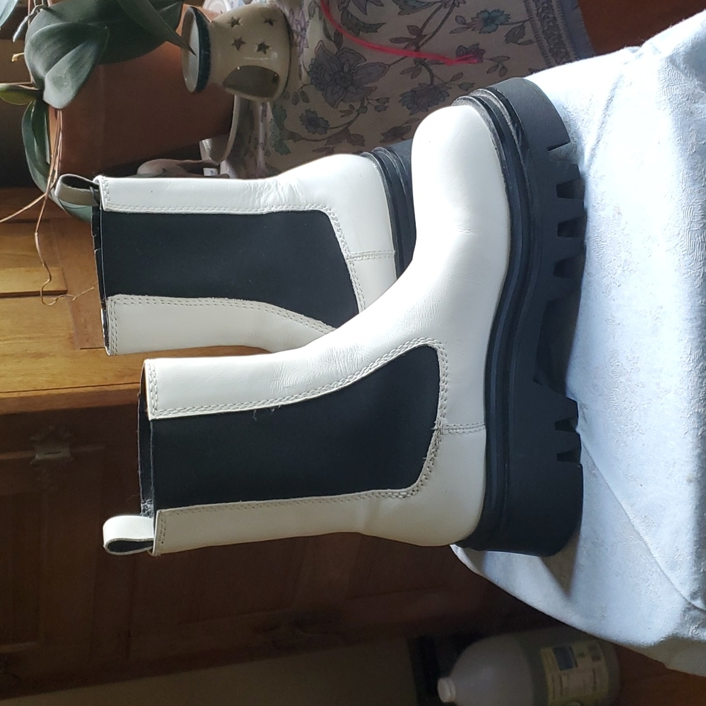 ZARA Chunky Lug Sole Leather Boots White/Black. - Picture 9 of 10
